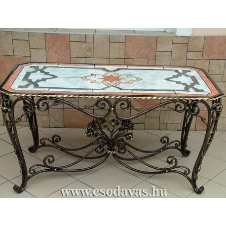 Kovácsoltvas dísztárgyak 12