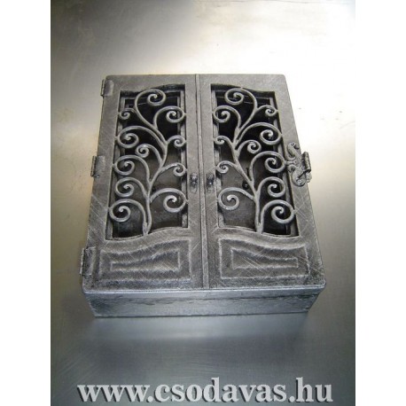 Kovácsoltvas dísztárgyak 16