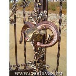 Élethü kovácsolt  Kosfej .