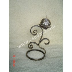 Kovácsoltvas gyertyatartó GY014