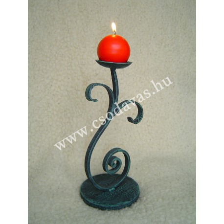 Kovácsoltvas gyertyatartó GY015
