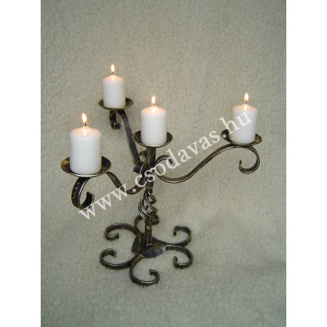 Kovácsoltvas gyertyatartó GY049