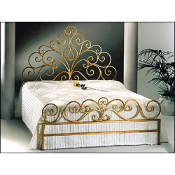 kovácsoltvas ágy 25