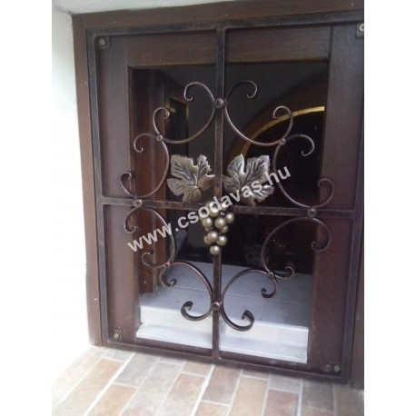 kovácsoltvas szőlős pinceablak rács 