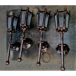 Kovácsoltvas EGER fáklyalámpa